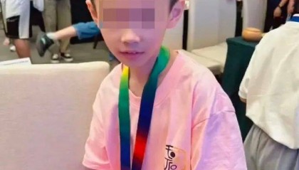 坠亡9岁围棋少年父亲发声：警方会还我公道