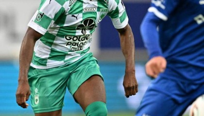 张玉宁受伤揭秘:射门前的小插曲,国安队医称只是小问题