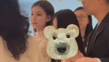 大S儿女回北京，张兰拉着小玥儿逛街，网友夸汪小菲好帅