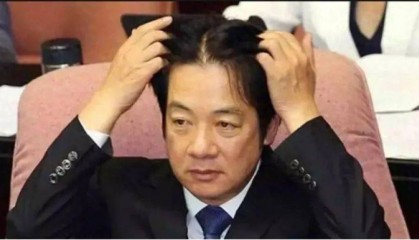 辽宁舰直接逼近，美国脸色大变！扣下台湾64架战机，只收钱不交货