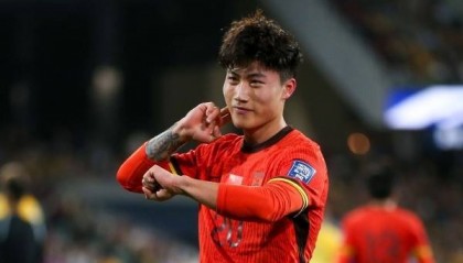 国足找到了自己的伯乐!谢文能和拜合拉木,会是球队的未来