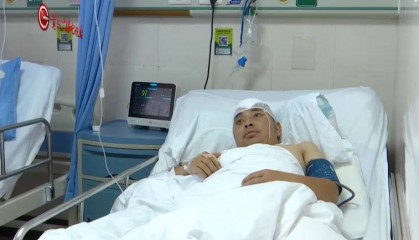 男子聚会上因不喝酒被朋友揍进ICU，头盖骨取出来10多块，打人者哥哥竟说...