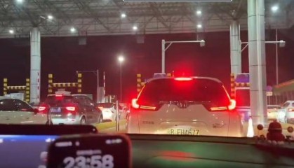 司机卡点下高速失败付1500元！怎样做能省钱？老司机支招