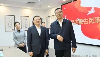 王伟中走访各民主党派自治区委员会机关