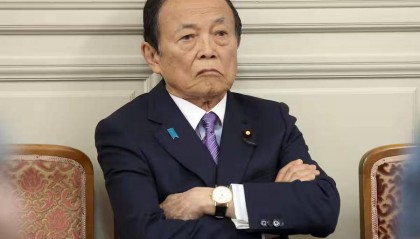 自民党在参议院选举惨败后，麻生太郎想把石破茂拉下马