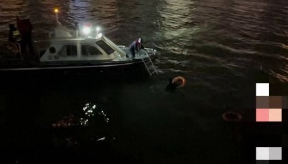 网友发帖称一女游客在橘子洲景区不慎坠江，长沙水警：当晚打捞上岸，系一14岁女孩