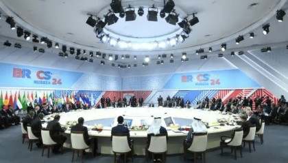 承认低估中国了？赶在拜登下台前，日本做出选择，火速倒向中方？