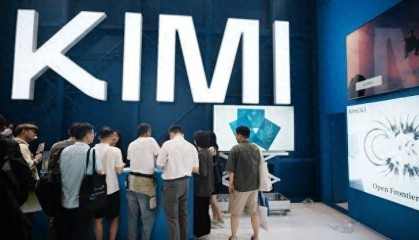 中美AI性能差距缩至仅6% 彭博：美国技术领先可持续性存疑
