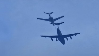 轰6N一飞冲天！忙着打造第四岛链的美，突然发现后院也不安全了
