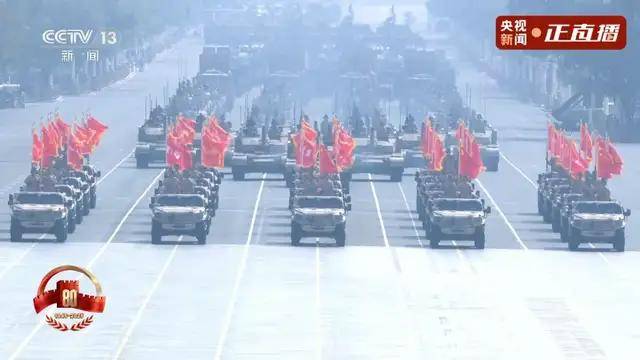 不装了！一口气看完九三大阅兵武器装备！谁说我们一个也不认识？