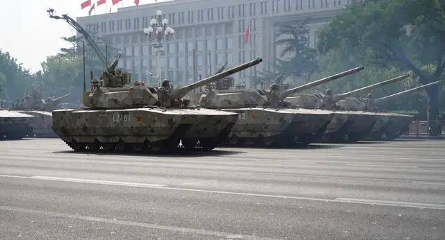 不装了！一口气看完九三大阅兵武器装备！谁说我们一个也不认识？