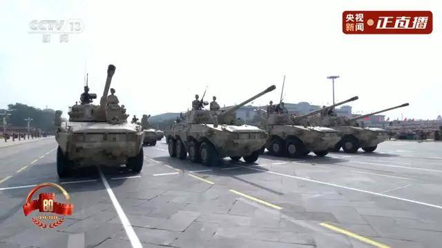 不装了！一口气看完九三大阅兵武器装备！谁说我们一个也不认识？
