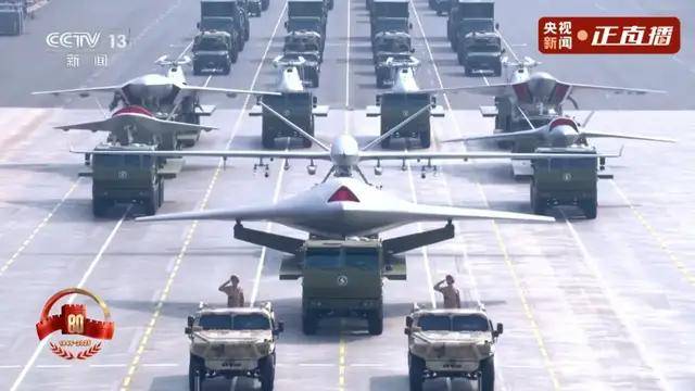 不装了！一口气看完九三大阅兵武器装备！谁说我们一个也不认识？