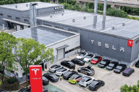 特斯拉副总裁陶琳：特斯拉上海超级工厂屋顶已铺满光伏板，每年发1100万度电，减碳4600吨！隔壁储能超级工厂也在加装光伏板