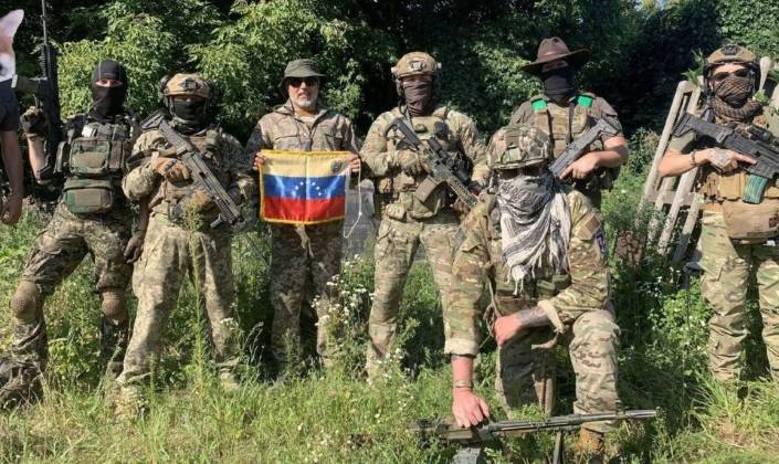 乌克兰败局已定?前线大崩溃,乌军精锐警告:新兵练两天就上战场
