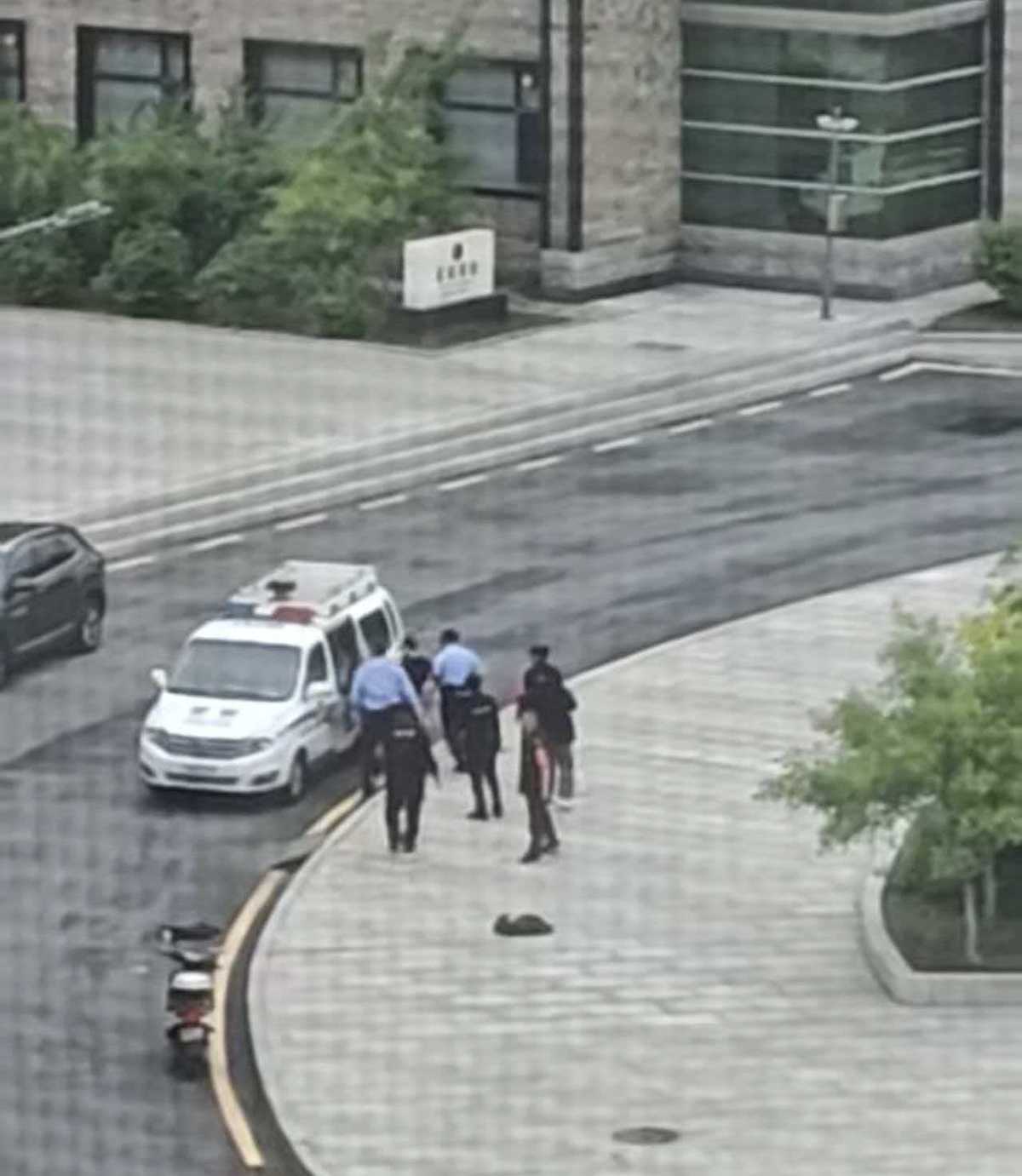 沈阳工学院校内有人行凶,工作人员:当事人已被警方抓走